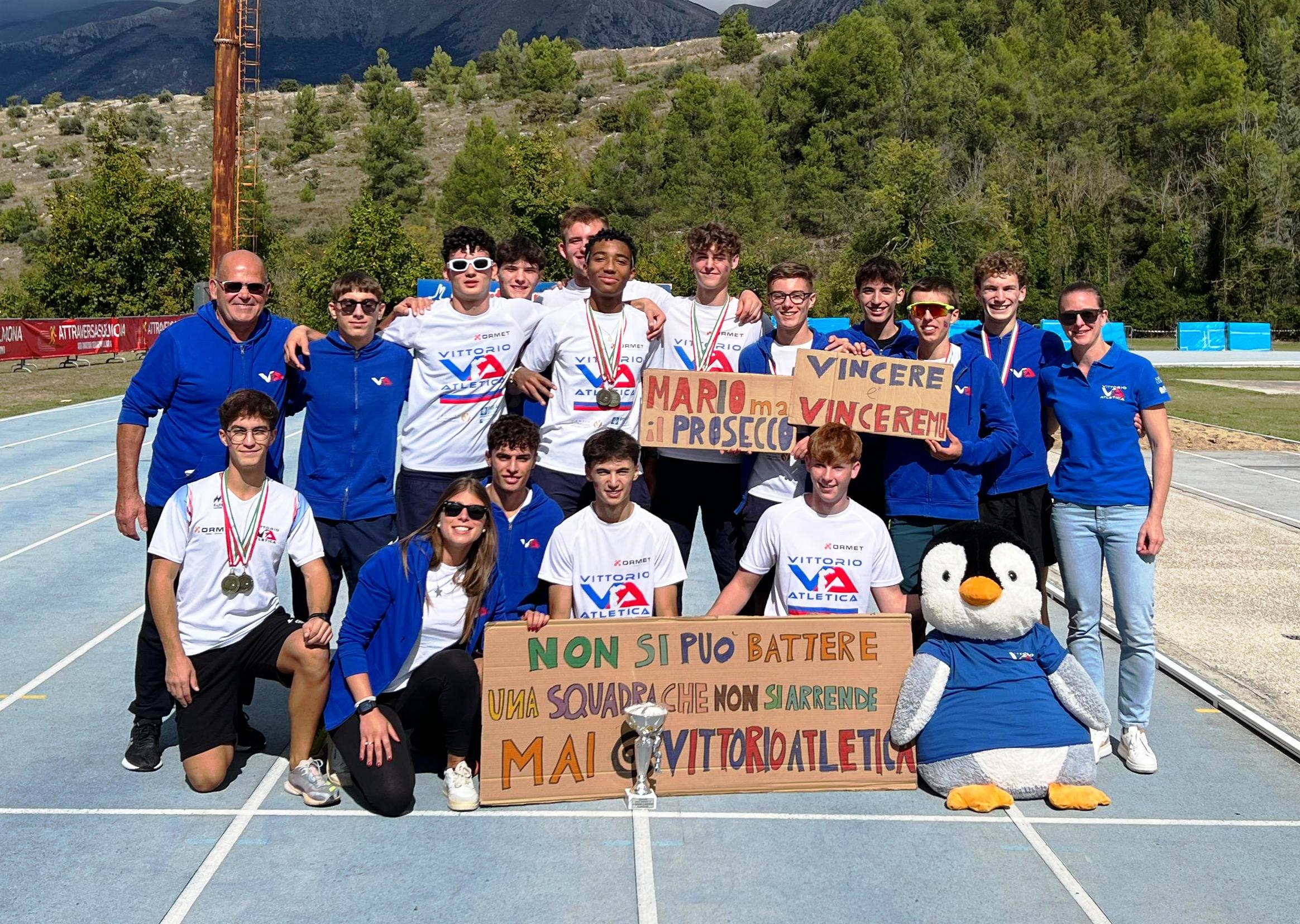 vittorio-atletica_il-team-allievi-quarto-a-sulmona_b.jpg